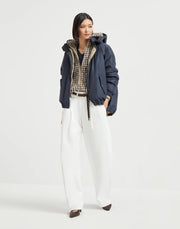 PIUMINO IN TAFFETÀ IDROREPELLENTE DI COTONE TECHNO CON CAPPUCCIO STACCABILE E SHINY ZIPPER PULL