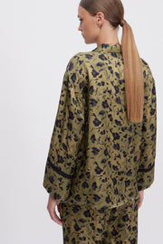 CAMICIA A PIGIAMA IN RASO CON STAMPA A FIORI NERI