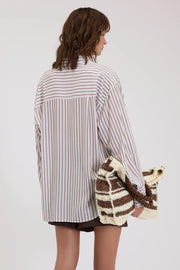 CAMICIA A RIGHE CON RICAMI FLOREALI